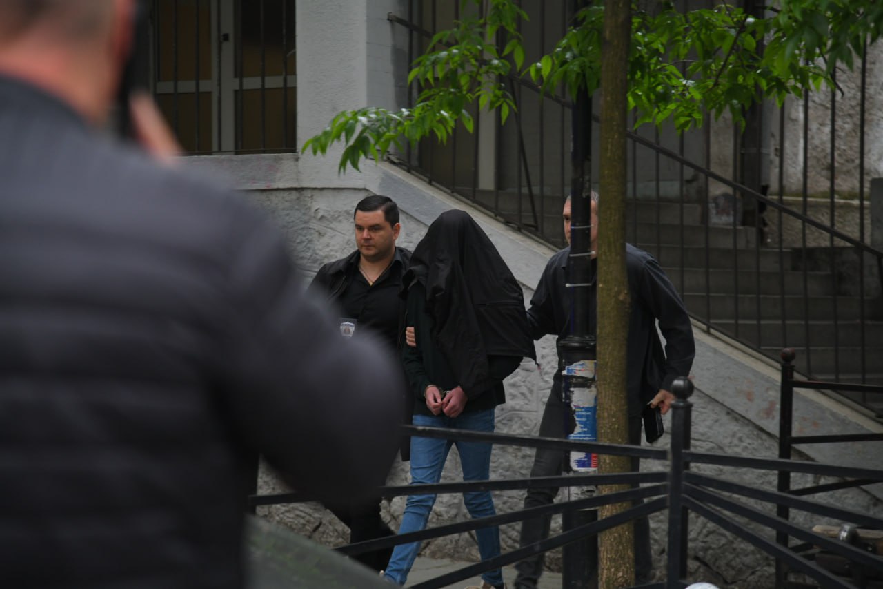 Подросток расстрелял девять человек в одной из школ Сербии (видео)