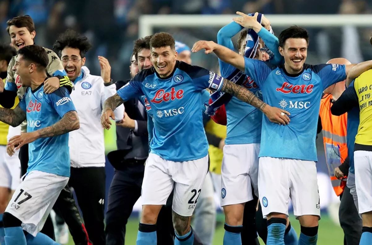 «Наполи» впервые с 1990 года стал чемпионом Италии по футболу (видео)