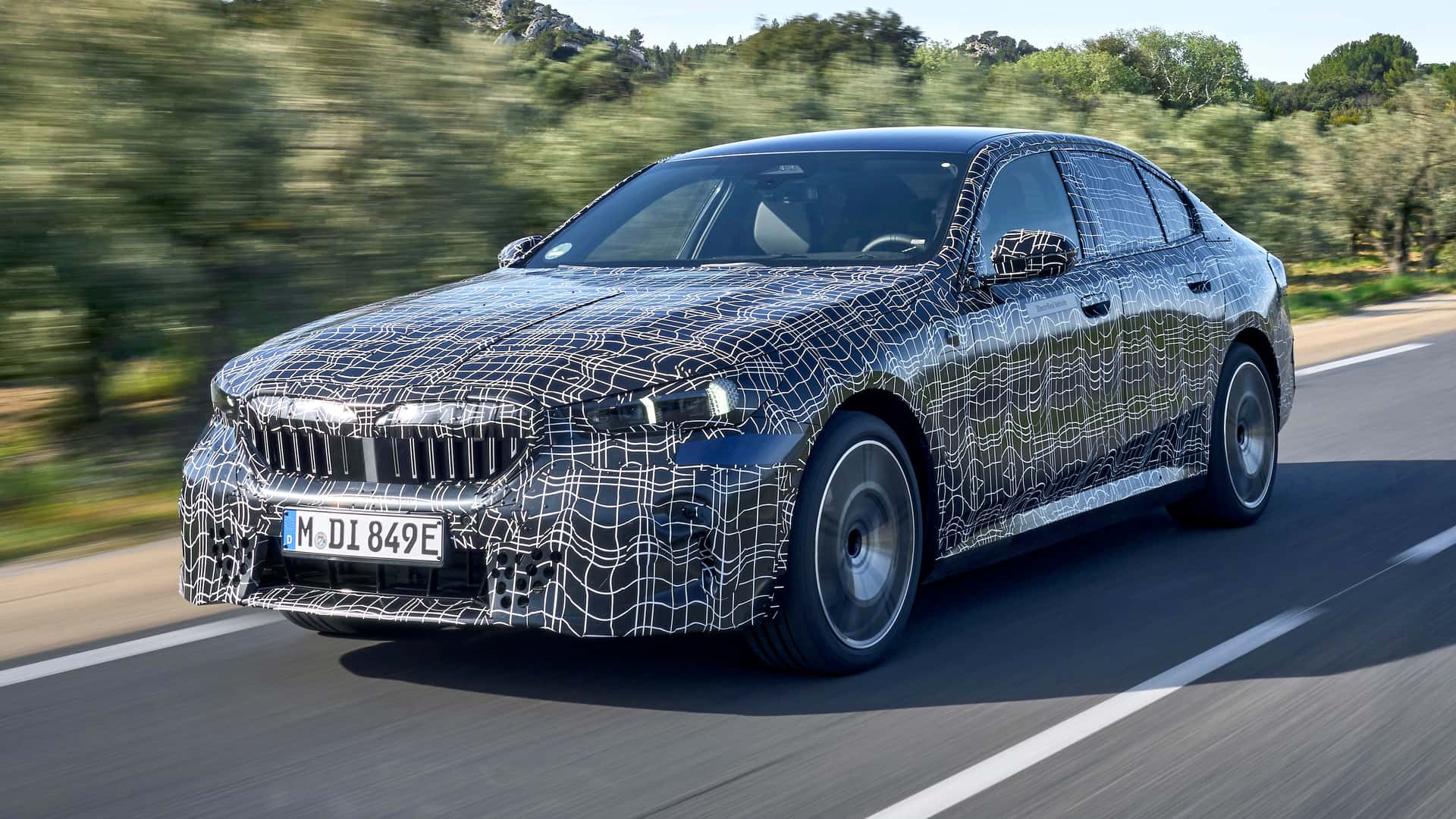 BMW показал салон нового i5