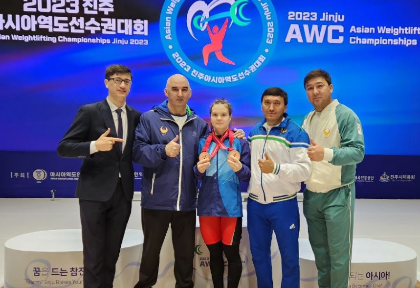 Тяжелоатлетка Джамила Панфилова завоевала две медали на Чемпионате Азии