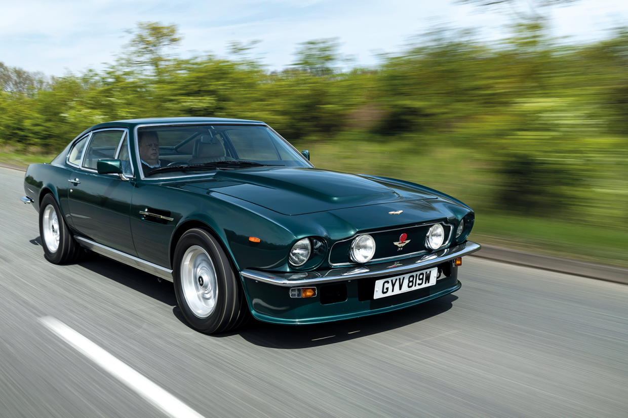 Фото: Сlassic and sportscar