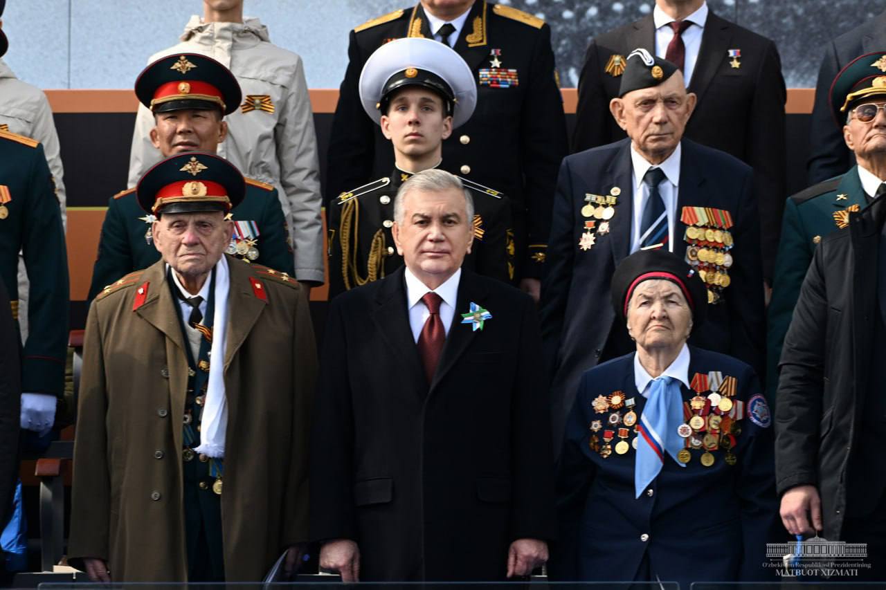 Шавкат Мирзиёев побывал на параде Победы в Москве (фото)