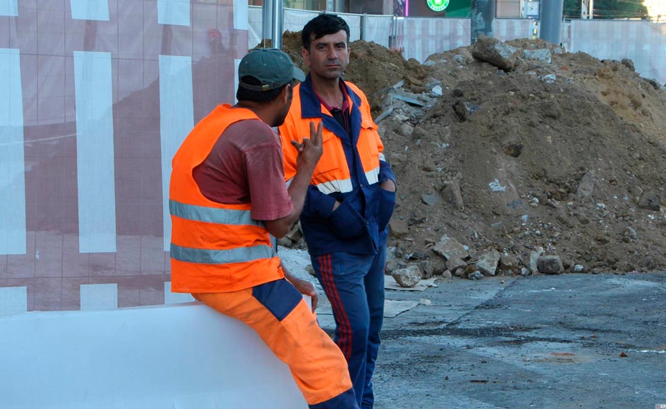 Узбекистан стал лидером по числу трудовых мигрантов, въехавших в Россию с начала года