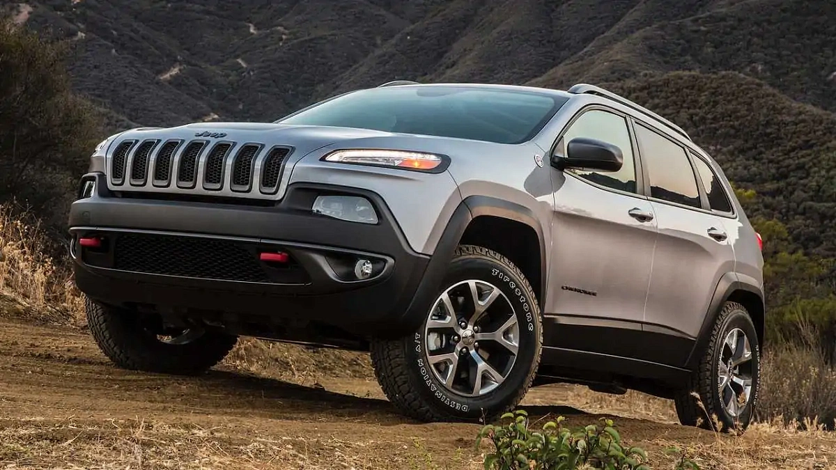 Jeep отзывает 132 тысячи внедорожников Cherokee
