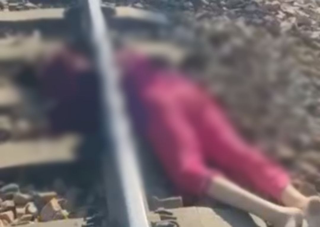 В Ташобласти женщина погибла под колесами поезда (видео 18+)