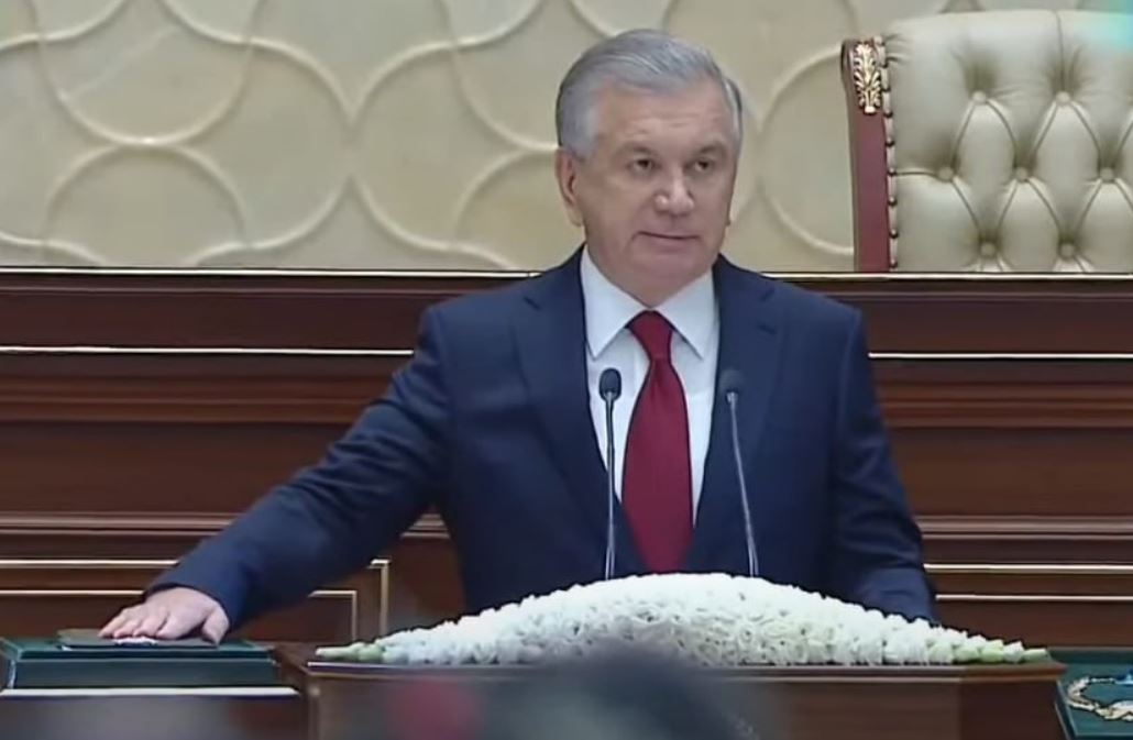 Шавкат Мирзиёев принес присягу и вступил в должность президента (видео)