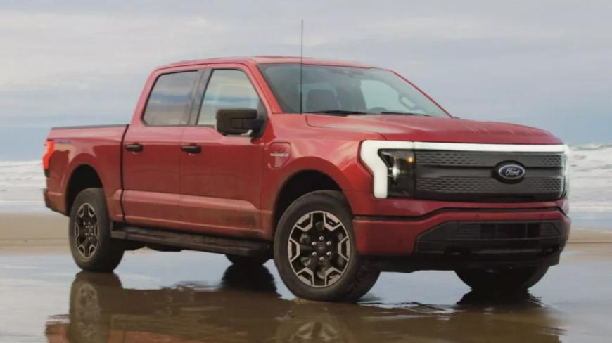 Ford снизил цены на свой электрический пикап F-150 Lightning на $10 000
