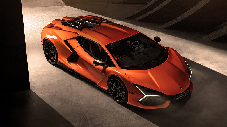 Lamborghini Revuelto распродали на два года вперед