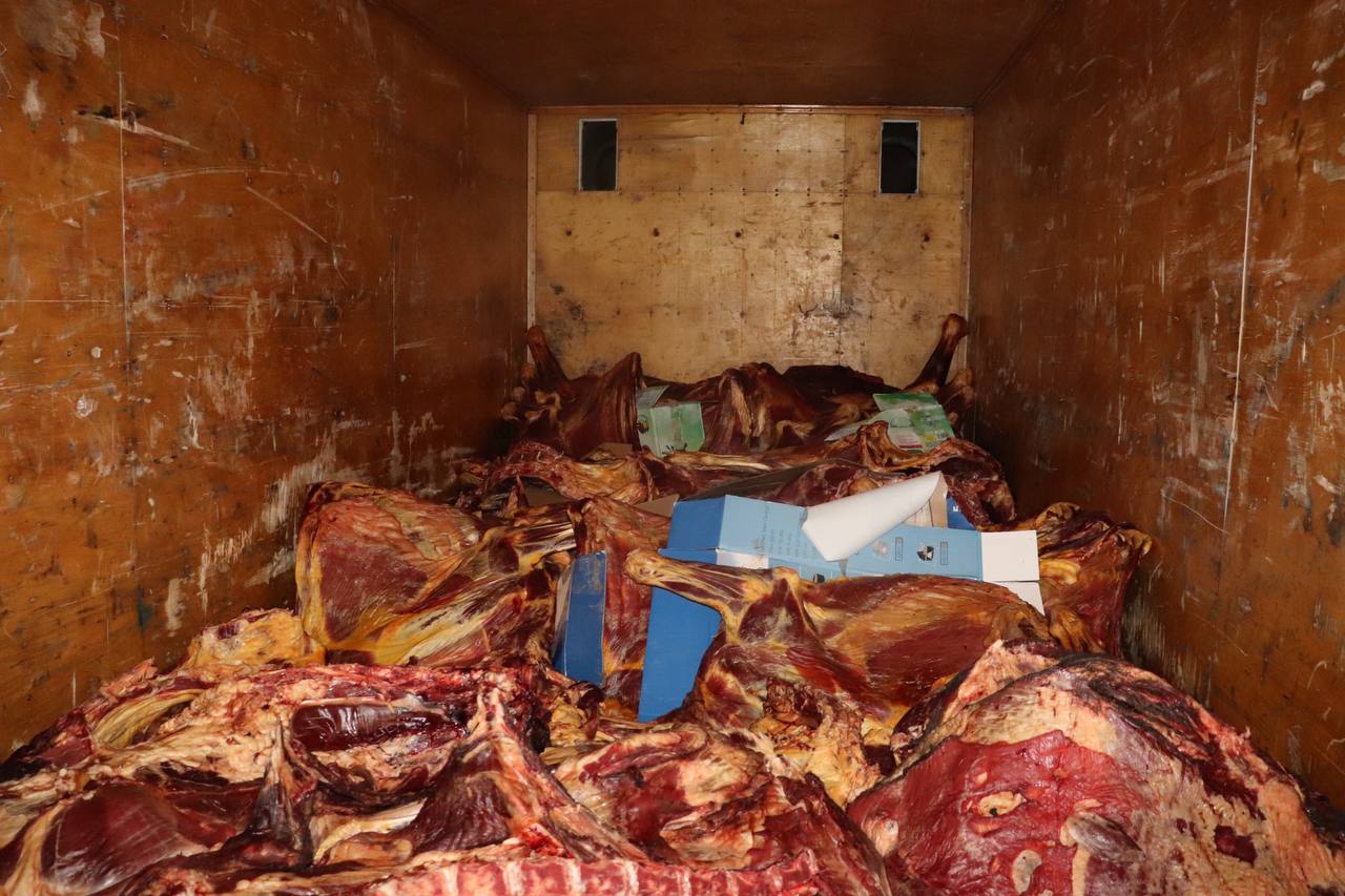 Из Самарканда в Ташкент пытались провезти тонну испорченного мяса