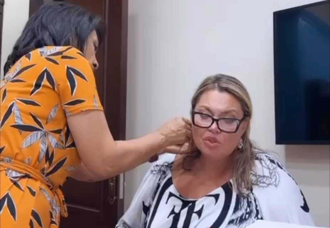 Муниса Ризаева показала, как ее мама и свекровь обменялись подарками