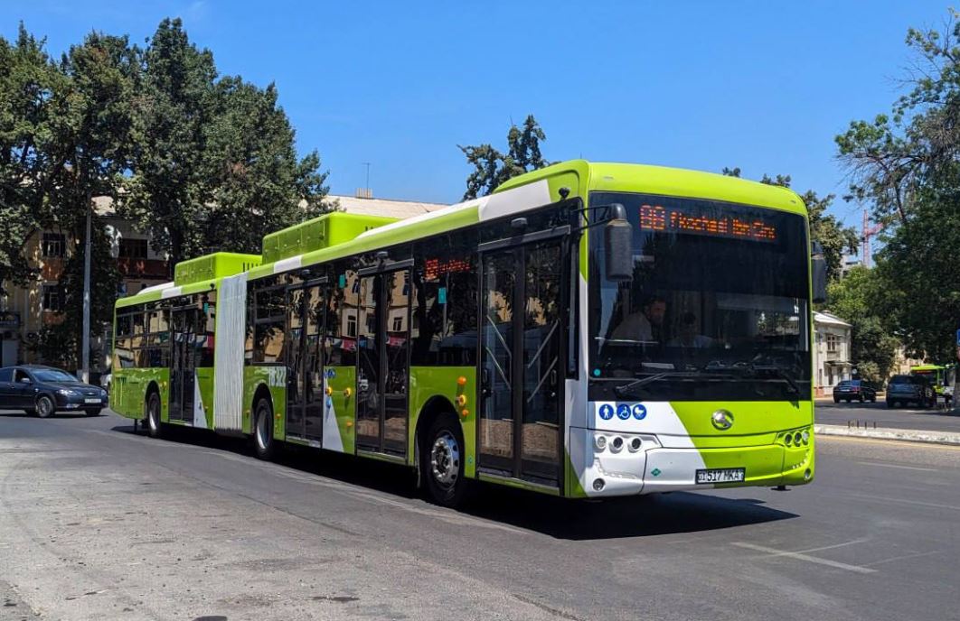 Обнародован рейтинг самых «забитых» автобусов Ташкента (список)