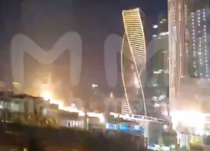 Беспилотник снова атаковал Москву: дрон рухнул в районе «Экспоцентра» (видео)