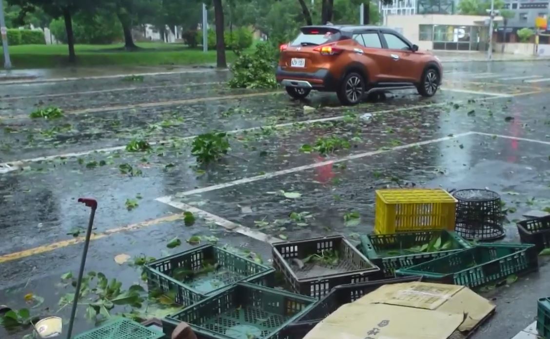Тайвань столкнулся с тайфуном «Хайкуй», пострадали около 80 человек (видео)