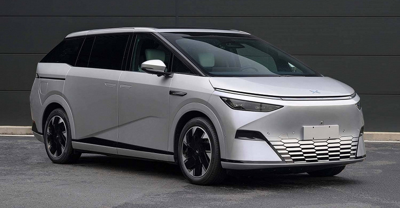 Новый электрический минивэн Xpeng X9 показали без камуфляжа