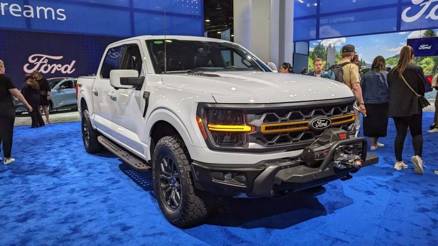 Ford изменил свой логотип