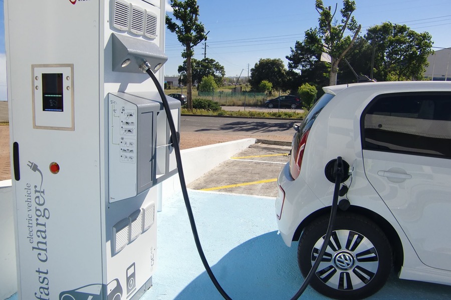 В Узбекистане повысили цены на зарядных станциях для электромобилей