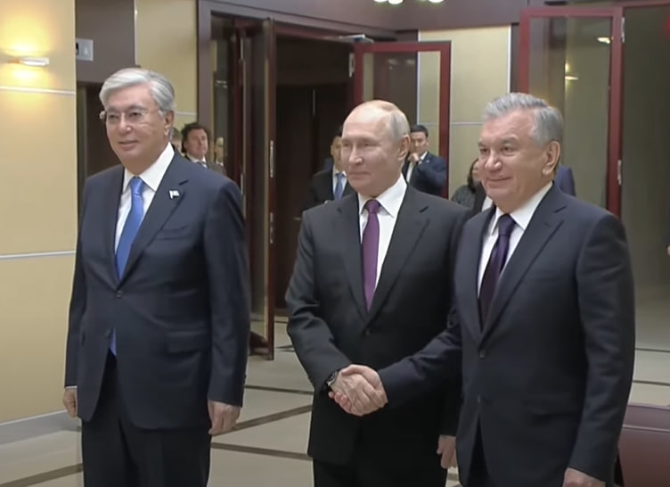 Мирзиёев, Путин и Токаев дали старт поставкам российского газа в Узбекистан через Казахстан 