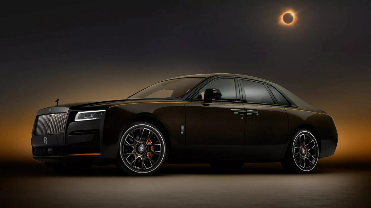 Rolls-Royce выпустил спецверсию Black Badge Ghost Ekleipsis