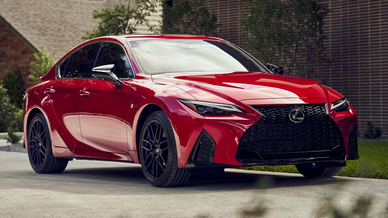 Lexus презентовал новый IS 300