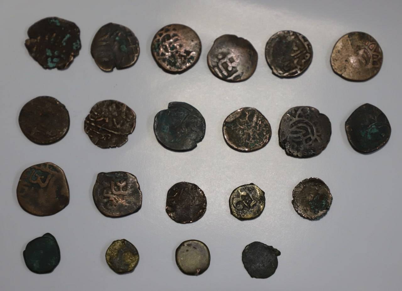 Иностранец намеревался вывезти из Узбекистана 50 старинных монет