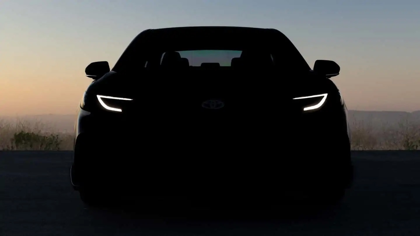 Toyota собирается презентовать новейшую Camry
