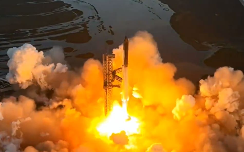 Запуск Starship снова закончился неудачей: сверхтяжелая ракета взорвалась в воздухе 