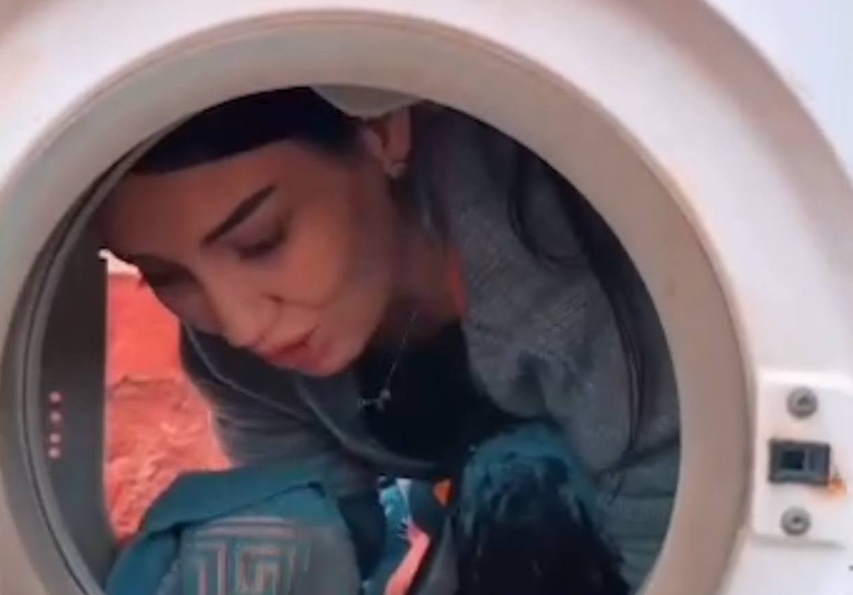 В сети захейтили рекламу, в которой невеста выступает в роли стиральной машины