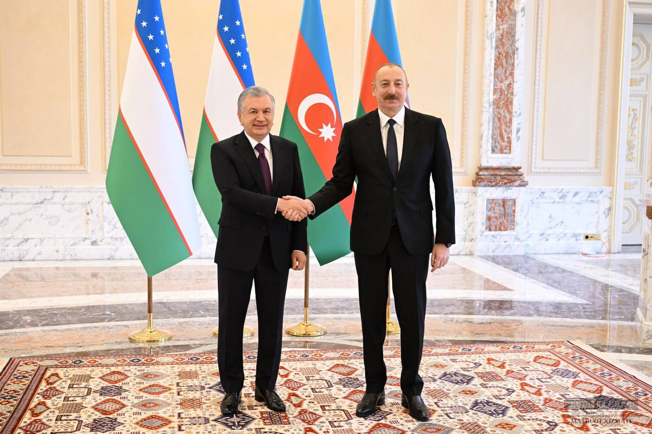 Шавкат Мирзиёев пригласил президента Азербайджана посетить Узбекистан