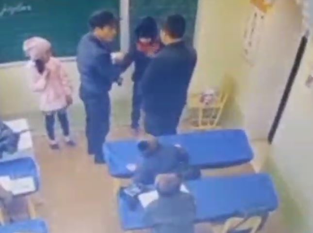 В Кашкадарье преподаватель избил ученика третьего класса