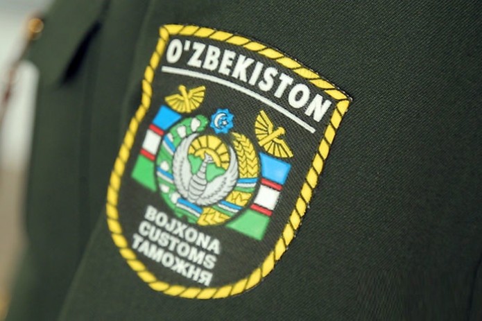 В Узбекистане задержали таможенника: он подозревается в хищении 145 млрд сумов