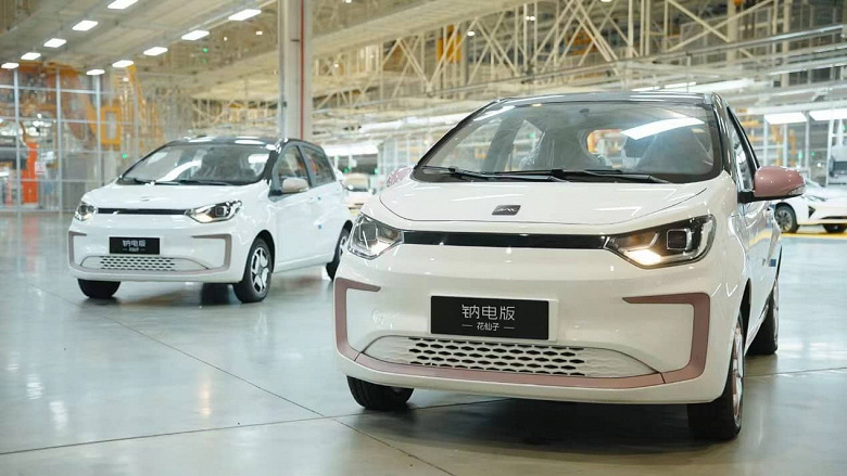 В Китае выпустили первый серийный электромобиль с натрий-ионной батареей