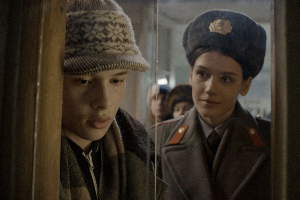«А может, ночь не торопить и все сначала повторить»: Леон Кемстач выпустил песню из «Слово пацана»