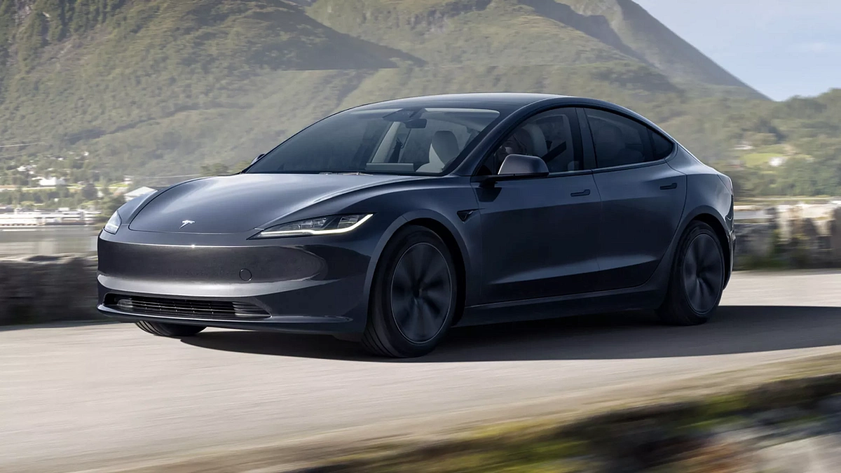 Tesla объявила о старте продаж Model 3 по старым ценам