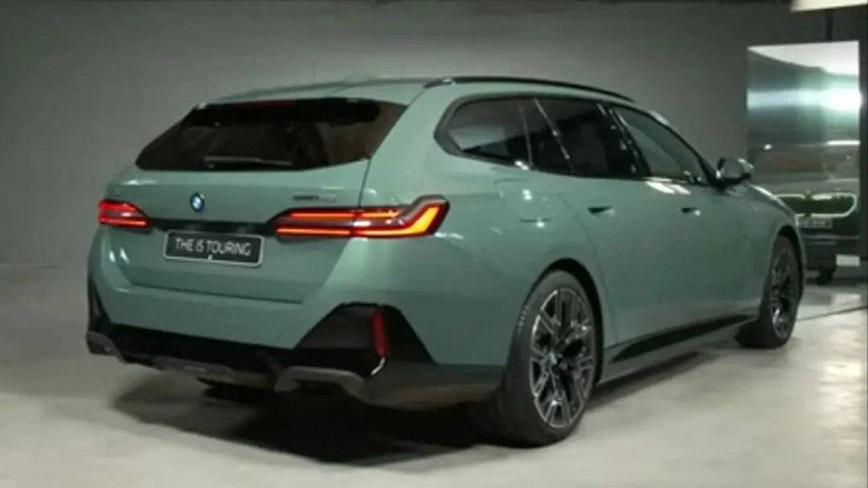 В сети показали универсал BMW i5 Touring на живых фото