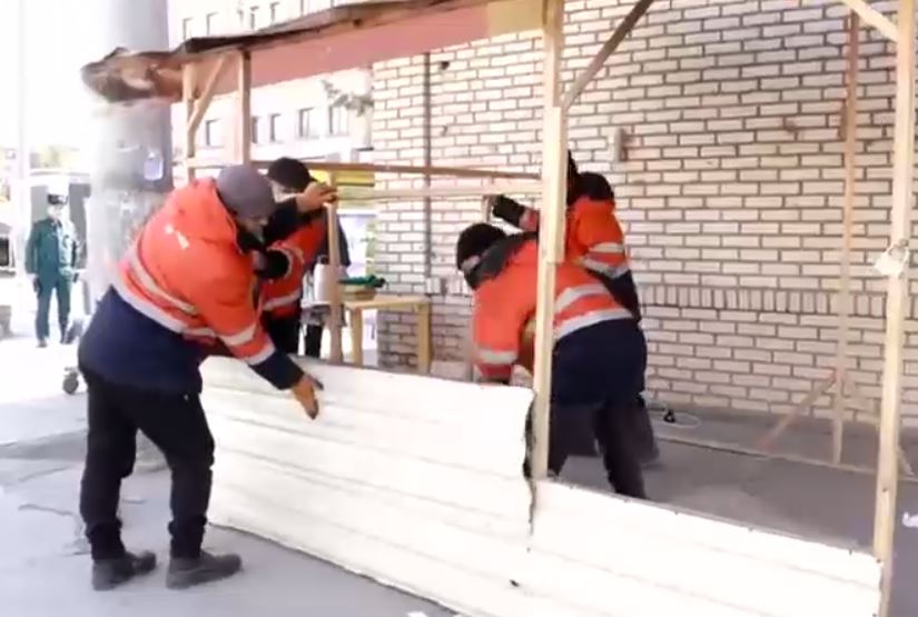 В Ташкенте начали массово сносить незаконные постройки