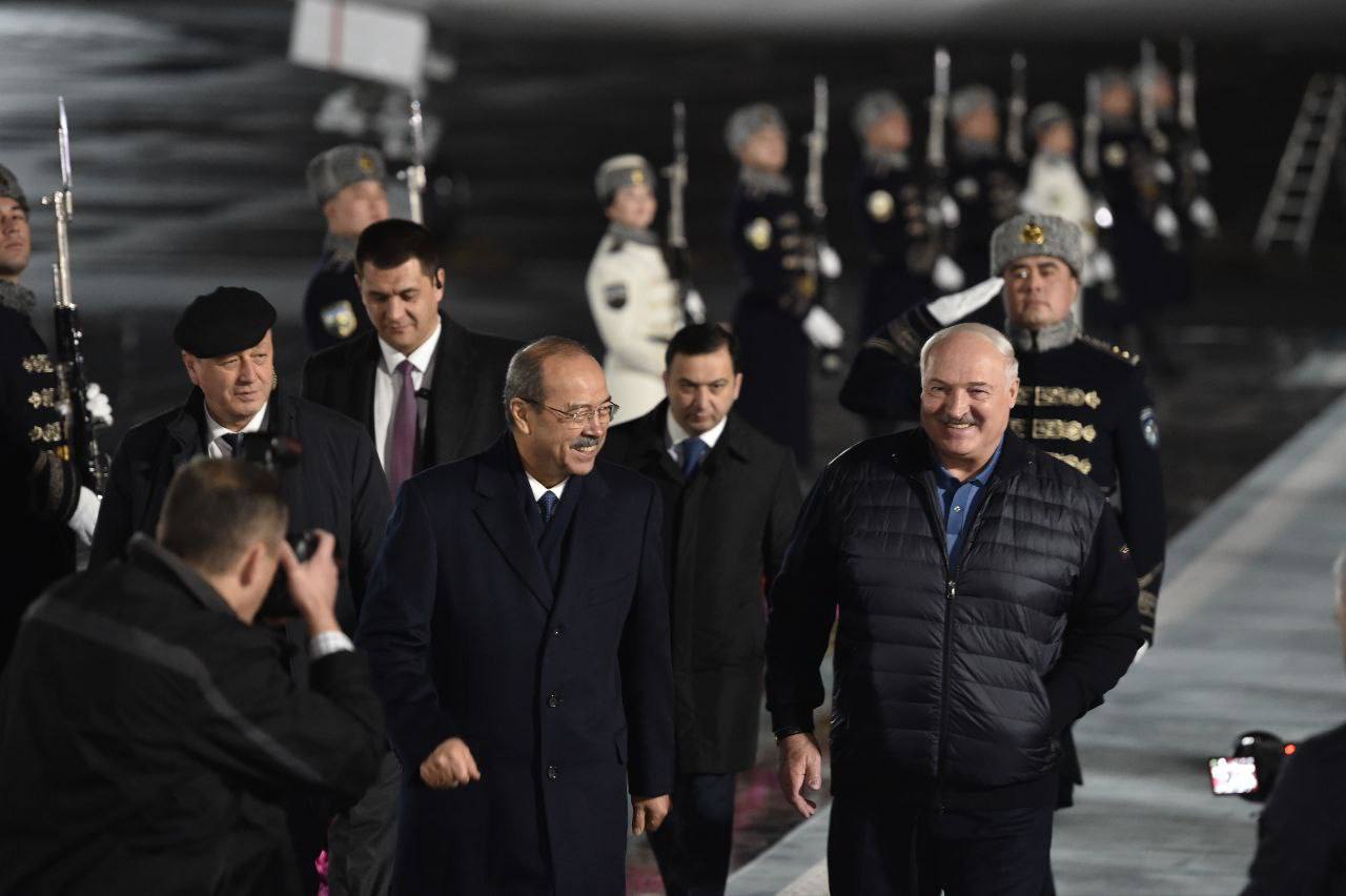 Лукашенко прибыл в Ташкент