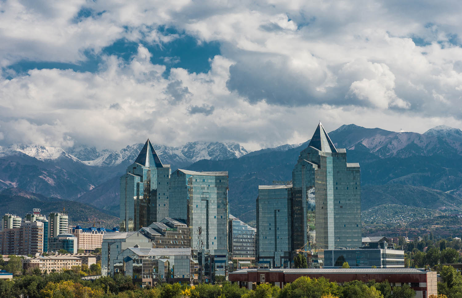 Террористам и педофилам хотят запретить въезд в Казахстан
