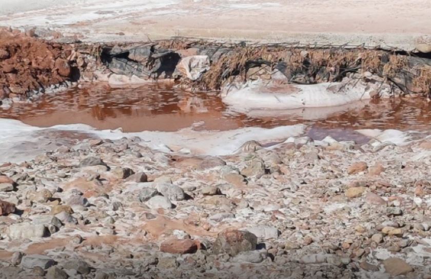 Дехканабадский калийный завод оштрафовали более чем на 300 млн сумов за загрязнение ручья 