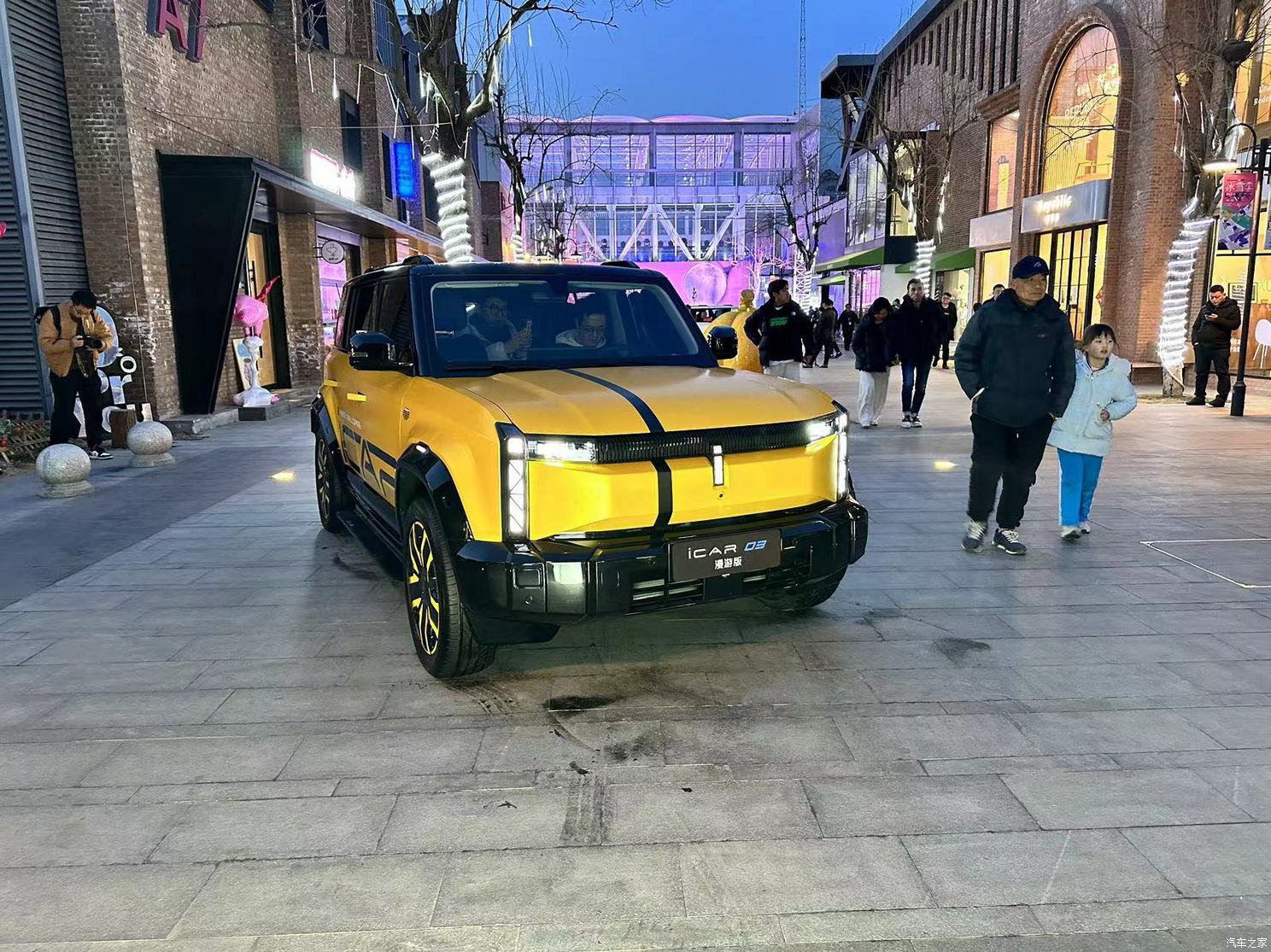 Chery презентовал «квадратный» iCAR 03