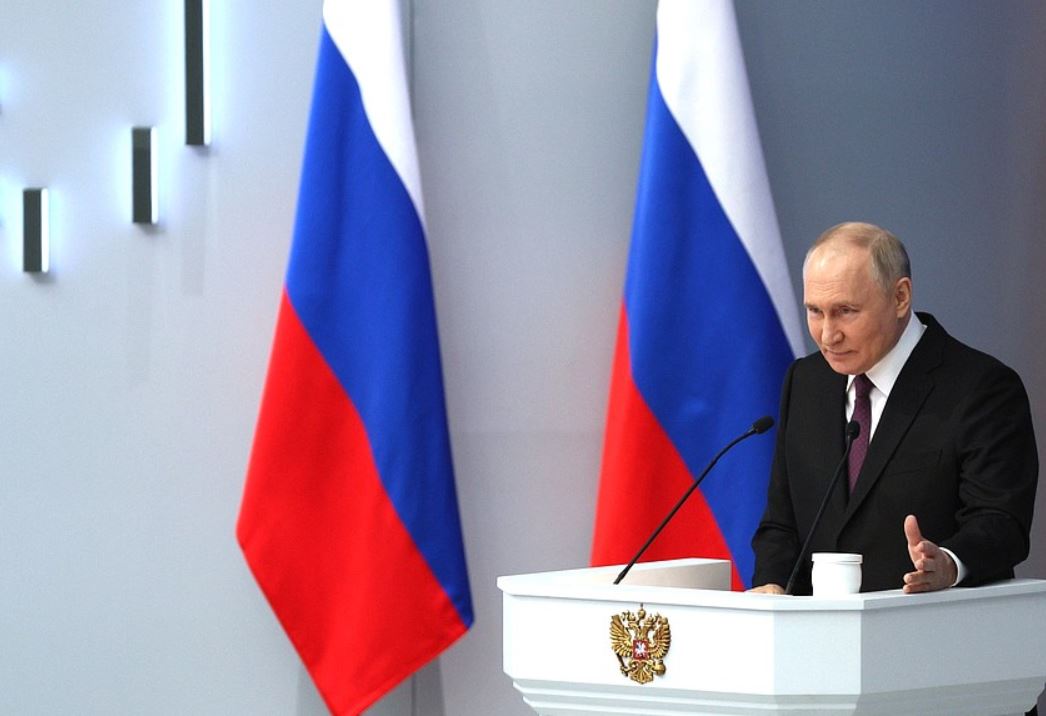 Путин поручил увеличить финансирование программ по популяризации русского языка в СНГ