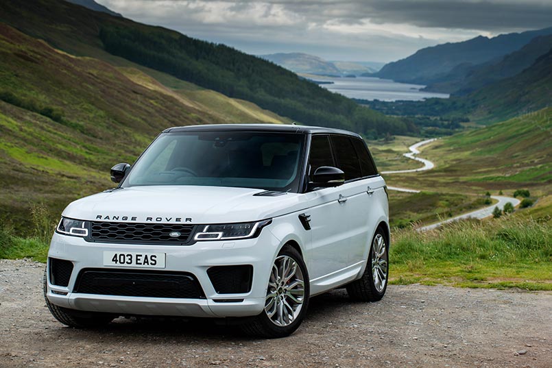 В сети появились первые живые фото нового Range Rover