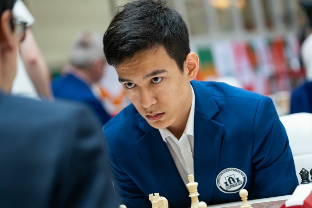 Шахматист Нодирбек Абдусатторов досрочно стал чемпионом Prague Masters