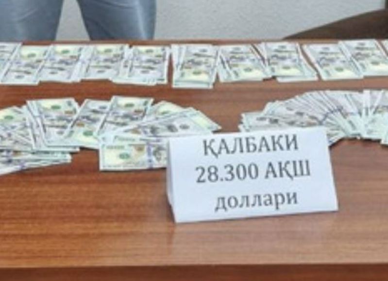 В Ташкенте поймали граждан, пытавшихся сбыть фальшивые доллары