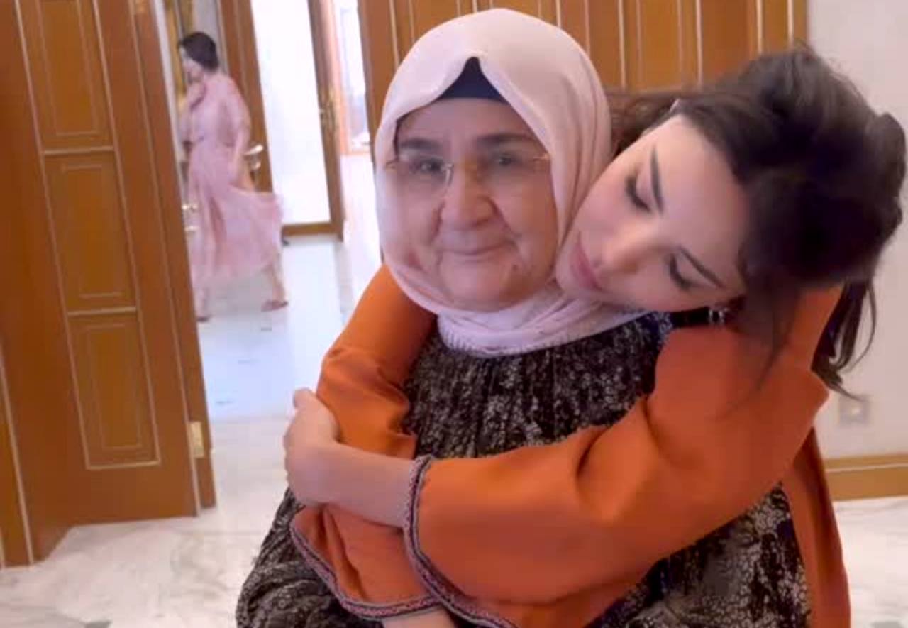 Диора Усманова опубликовала редкое видео с бабушкой
