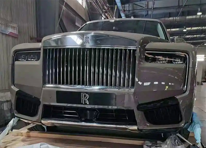 В сети показали обновленный Rolls-Royce Cullinan без камуфляжа