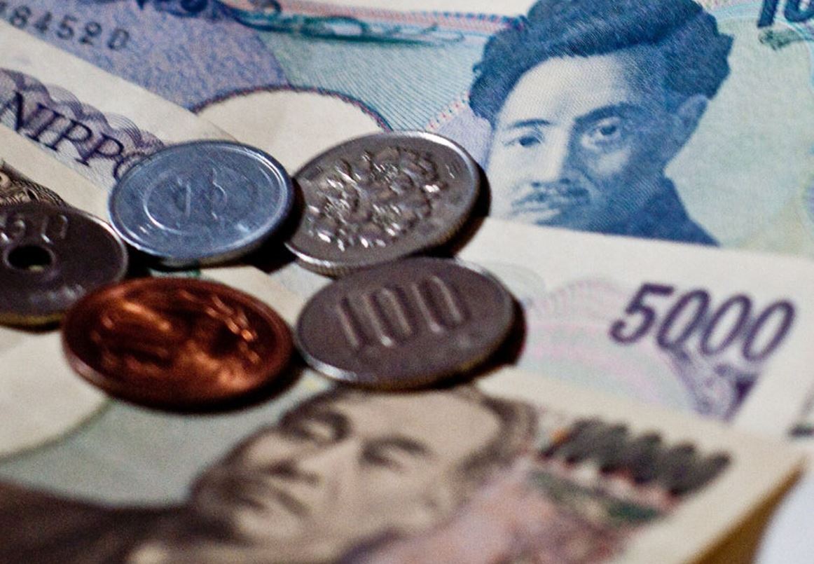 Курсы на 8 мая: подорожали все валюты, кроме фунта и иены