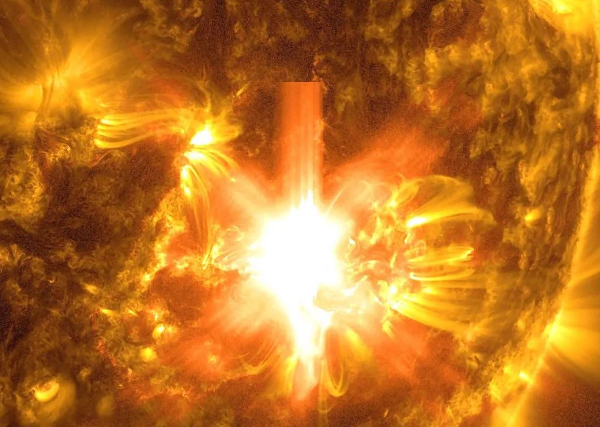 На Солнце произошла одна из сильнейших вспышек с 2017 года