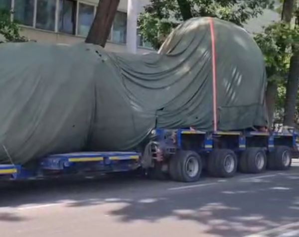 Экологи прокомментировали массовый вывоз деревьев со стройки на месте бывшего здания СНБ в Ташкенте
