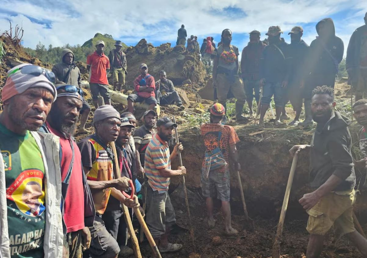 Сход оползня в Папуа-Новой Гвинее: свыше 2 тысяч человек оказались под завалами