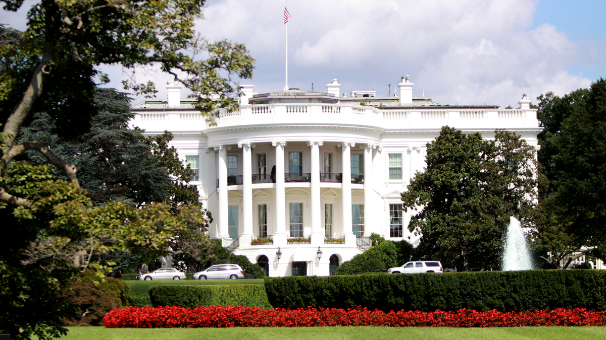 Белый дом: США не будут отправлять в Украину военных или инструкторов
